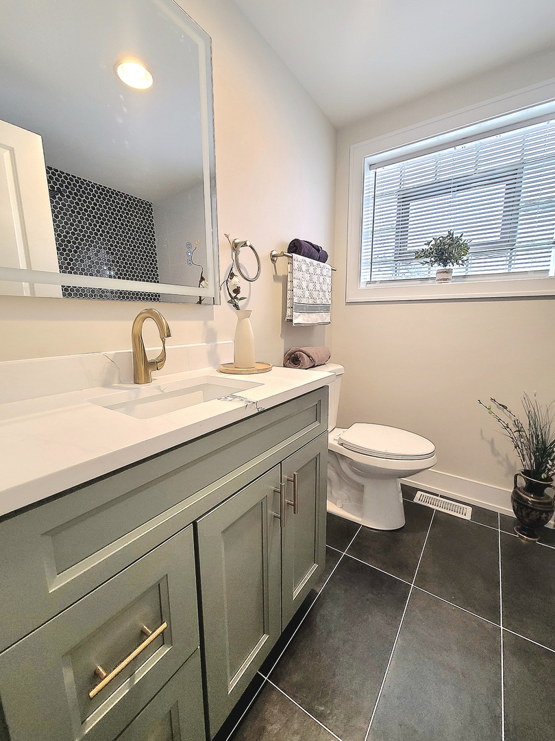 6129 South Parkside Avenue Chicago IL 60638