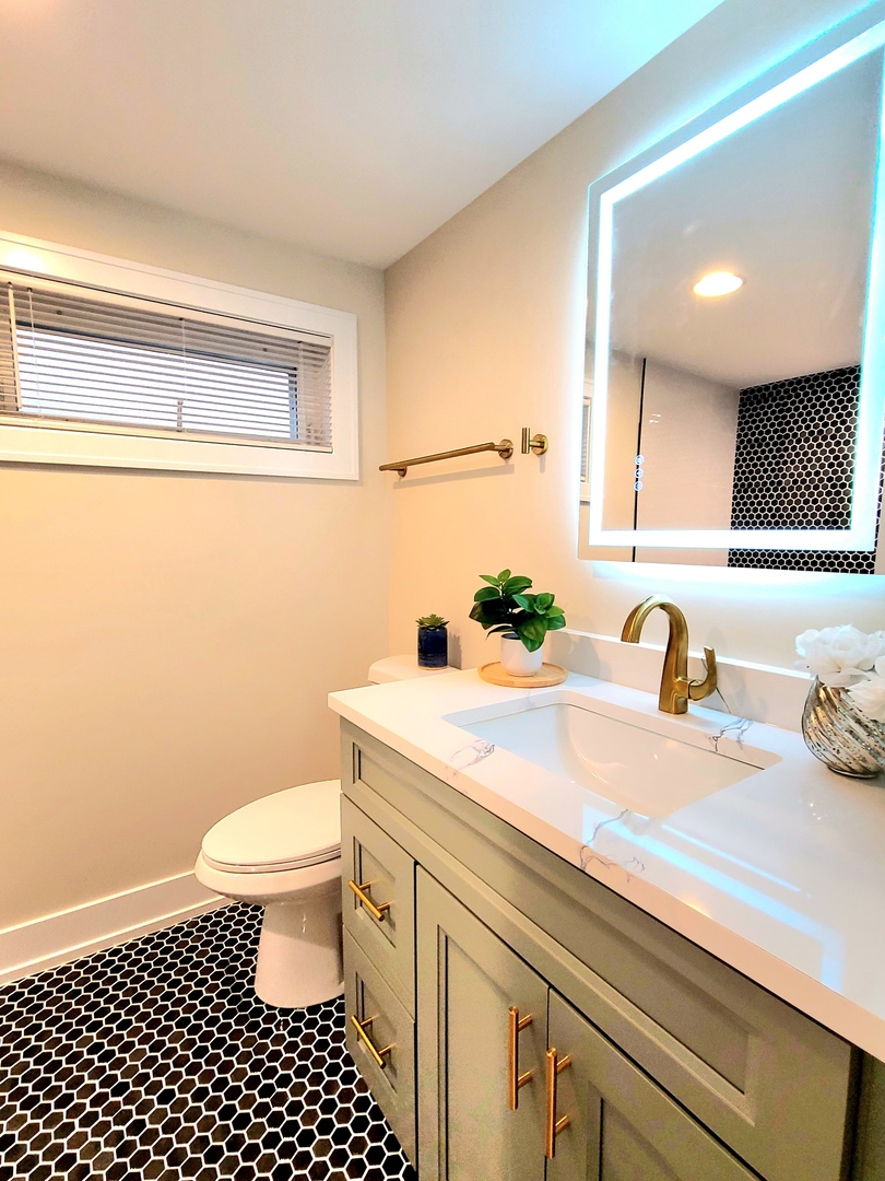 6129 South Parkside Avenue Chicago IL 60638