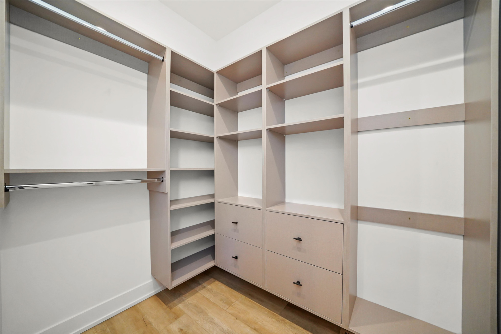 4232 West Belmont Avenue Chicago IL 60641