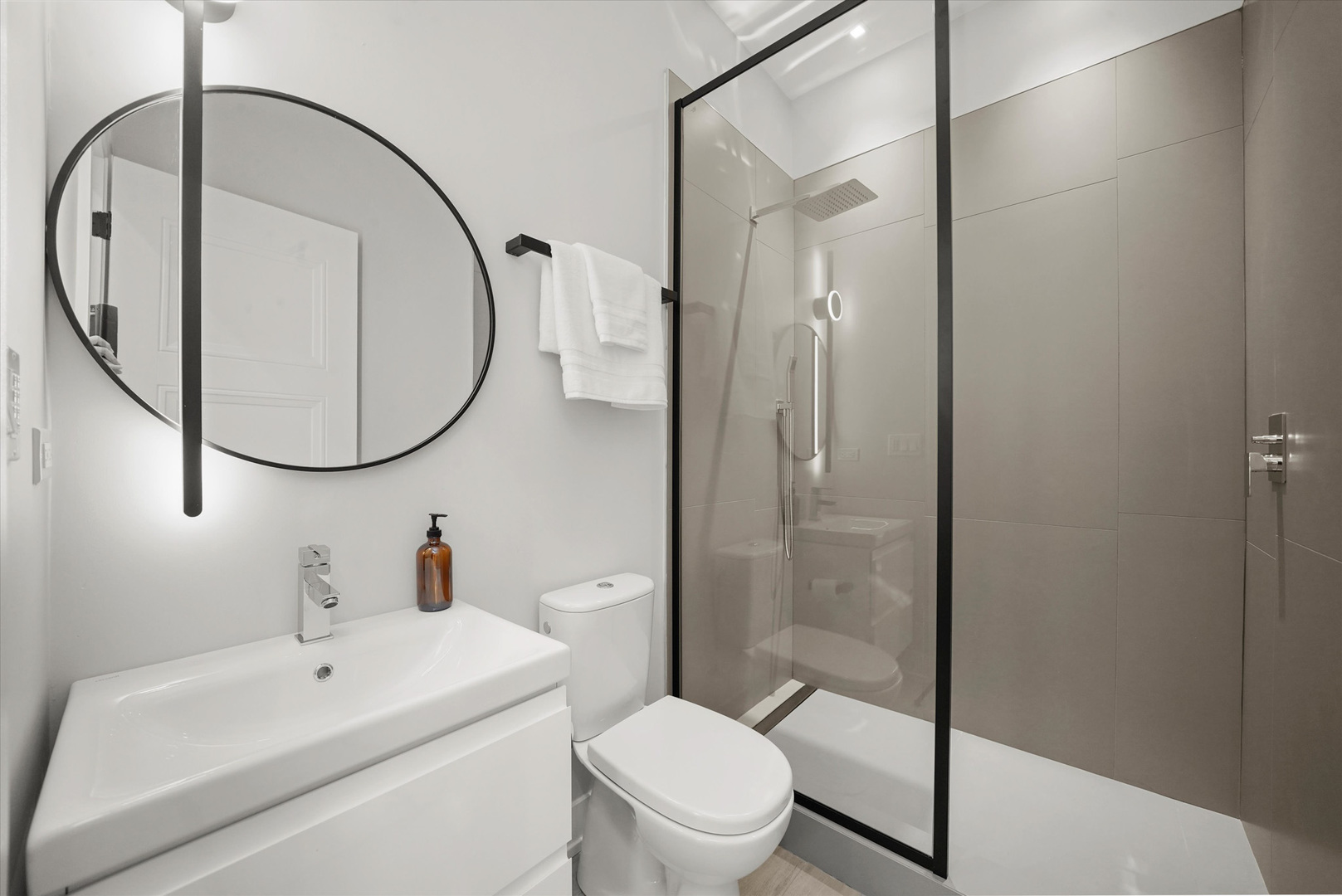 4232 West Belmont Avenue Chicago IL 60641