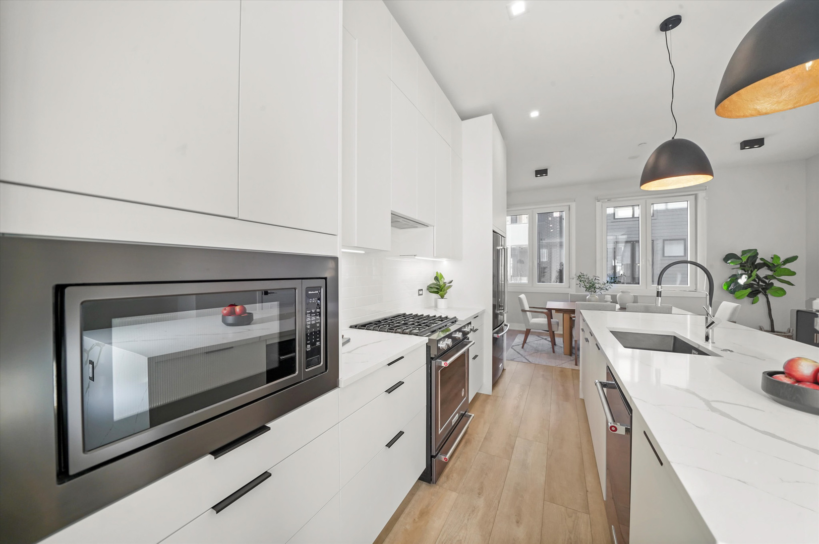 4232 West Belmont Avenue Chicago IL 60641