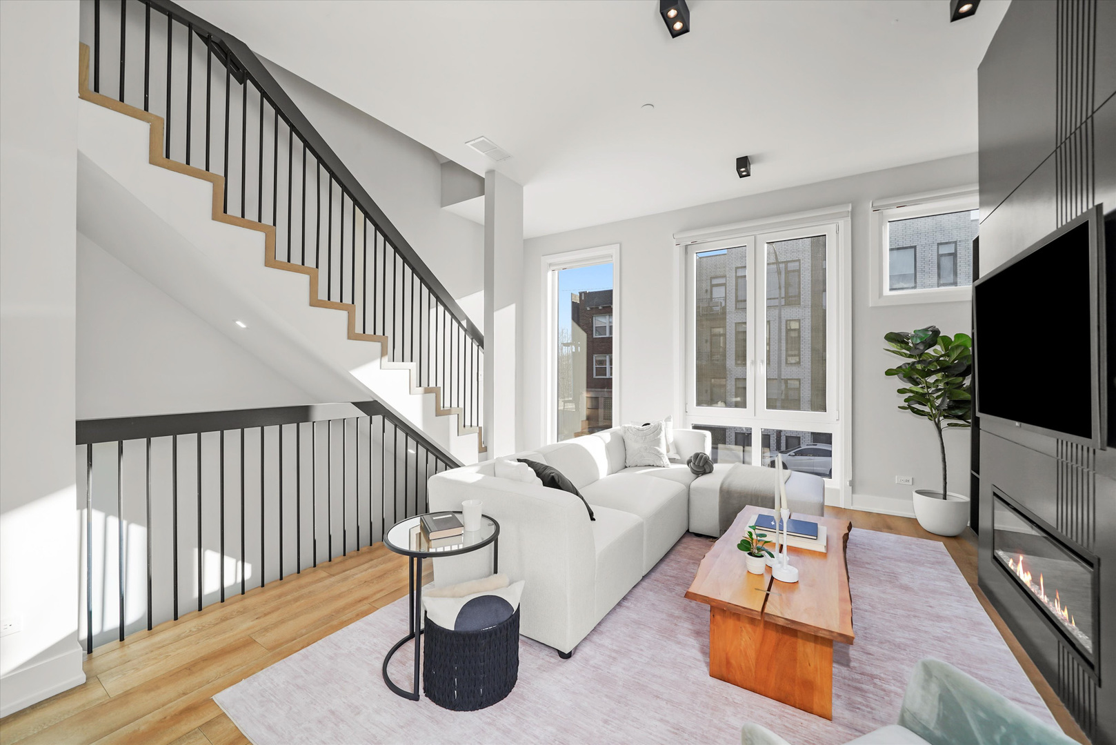 4232 West Belmont Avenue Chicago IL 60641