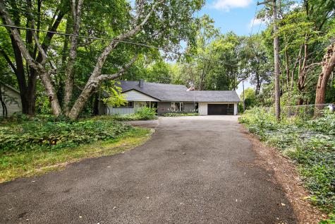 22 Erin Lane Kankakee IL 60901