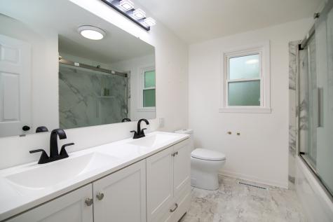 22 Erin Lane Kankakee IL 60901
