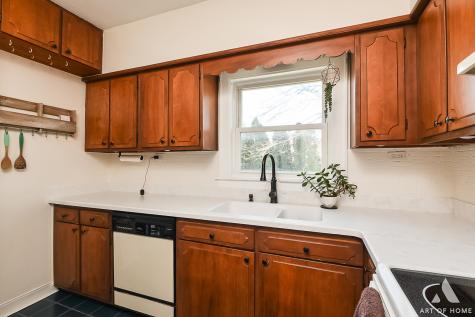 19 West Hattendorf Avenue Roselle IL 60172
