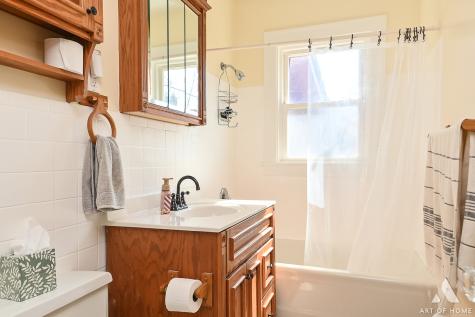 19 West Hattendorf Avenue Roselle IL 60172