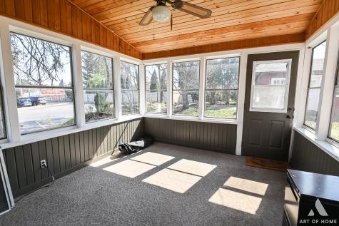 19 West Hattendorf Avenue Roselle IL 60172