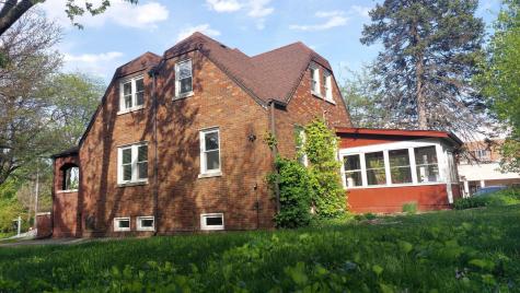 19 West Hattendorf Avenue Roselle IL 60172