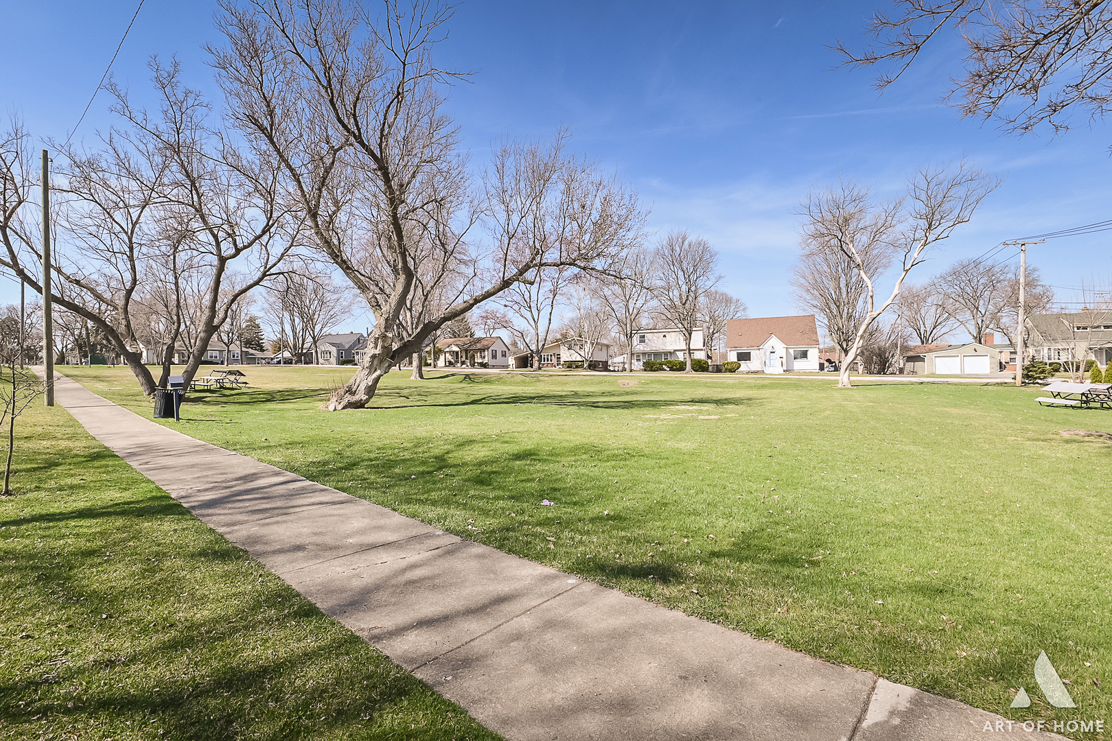 19 West Hattendorf Avenue Roselle IL 60172