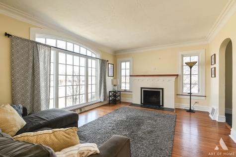 19 West Hattendorf Avenue Roselle IL 60172