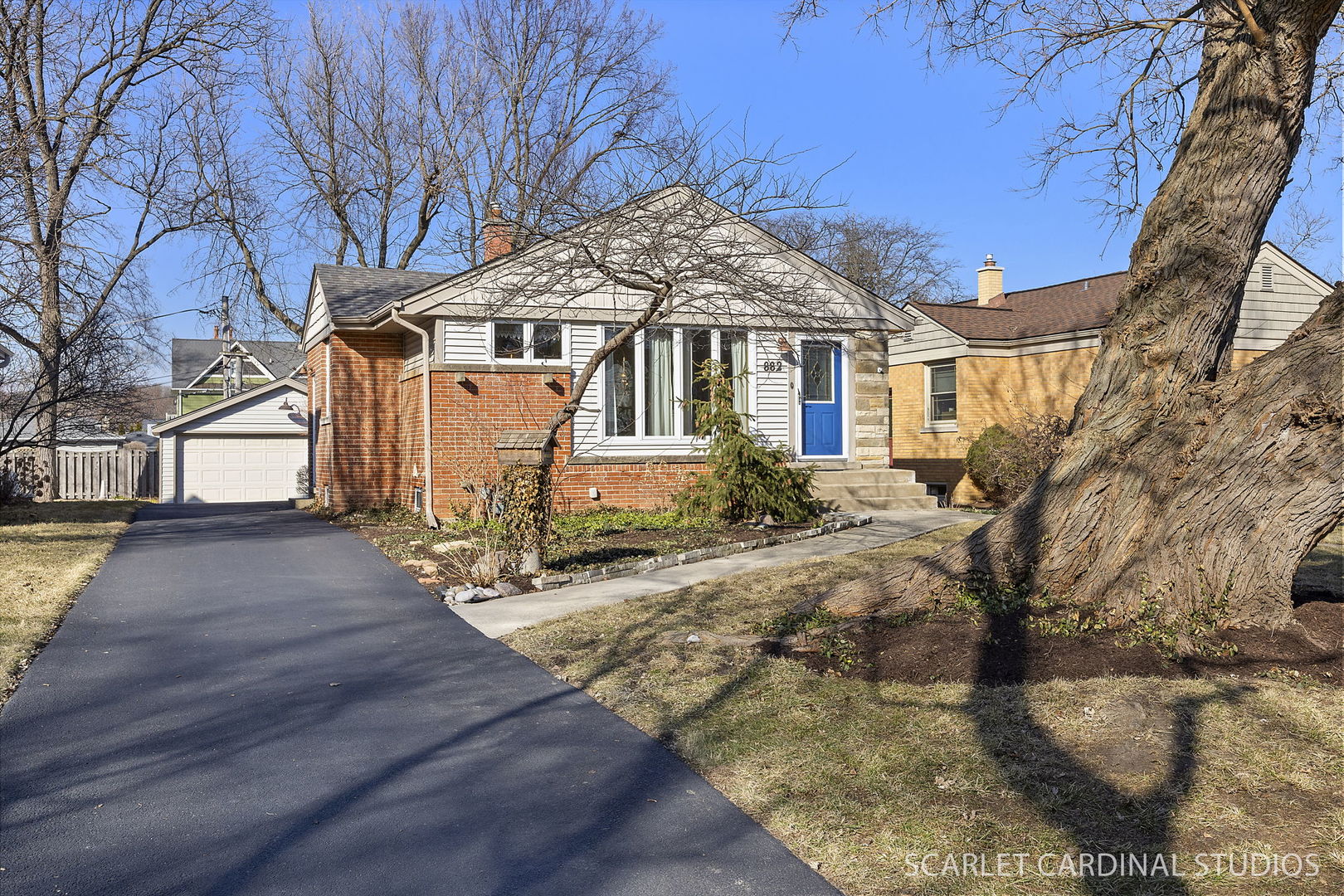 882 Hillside Avenue Glen Ellyn IL 60137