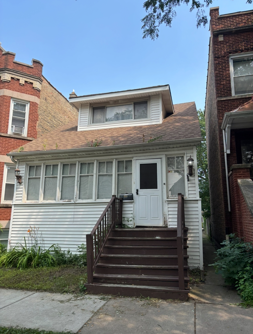 3911 North Saint Louis Avenue Chicago IL 60618