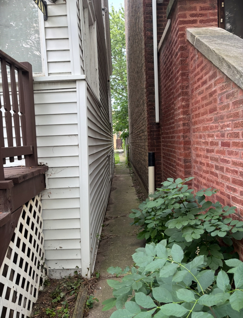 3911 North Saint Louis Avenue Chicago IL 60618