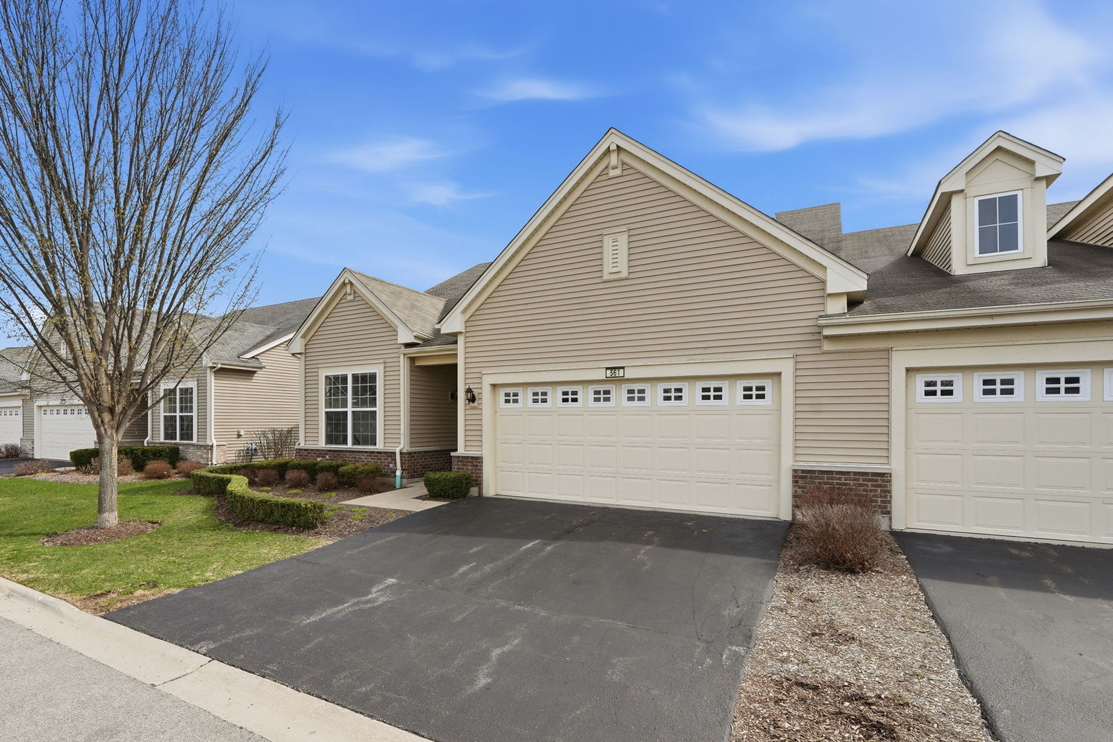 561 Autumn Circle Pingree Grove IL 60140