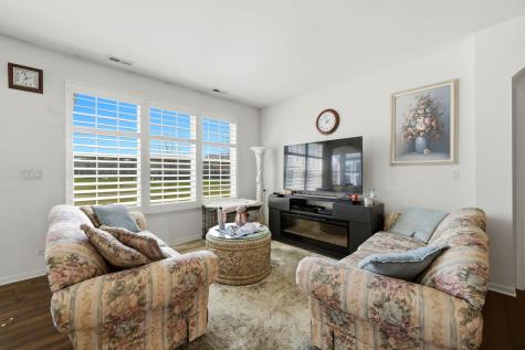 561 Autumn Circle Pingree Grove IL 60140