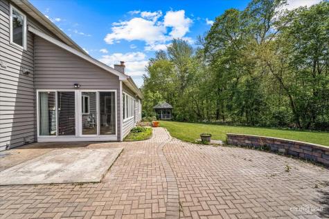 45 Briargate Circle Sugar Grove IL 60554