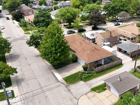 7303 North Kedvale Avenue Lincolnwood IL 60712