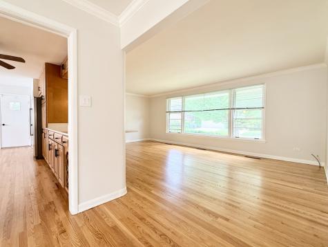 7303 North Kedvale Avenue Lincolnwood IL 60712