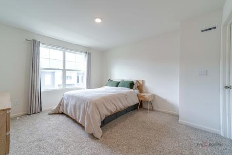 605 Acadia Avenue Mundelein IL 60060