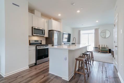 605 Acadia Avenue Mundelein IL 60060