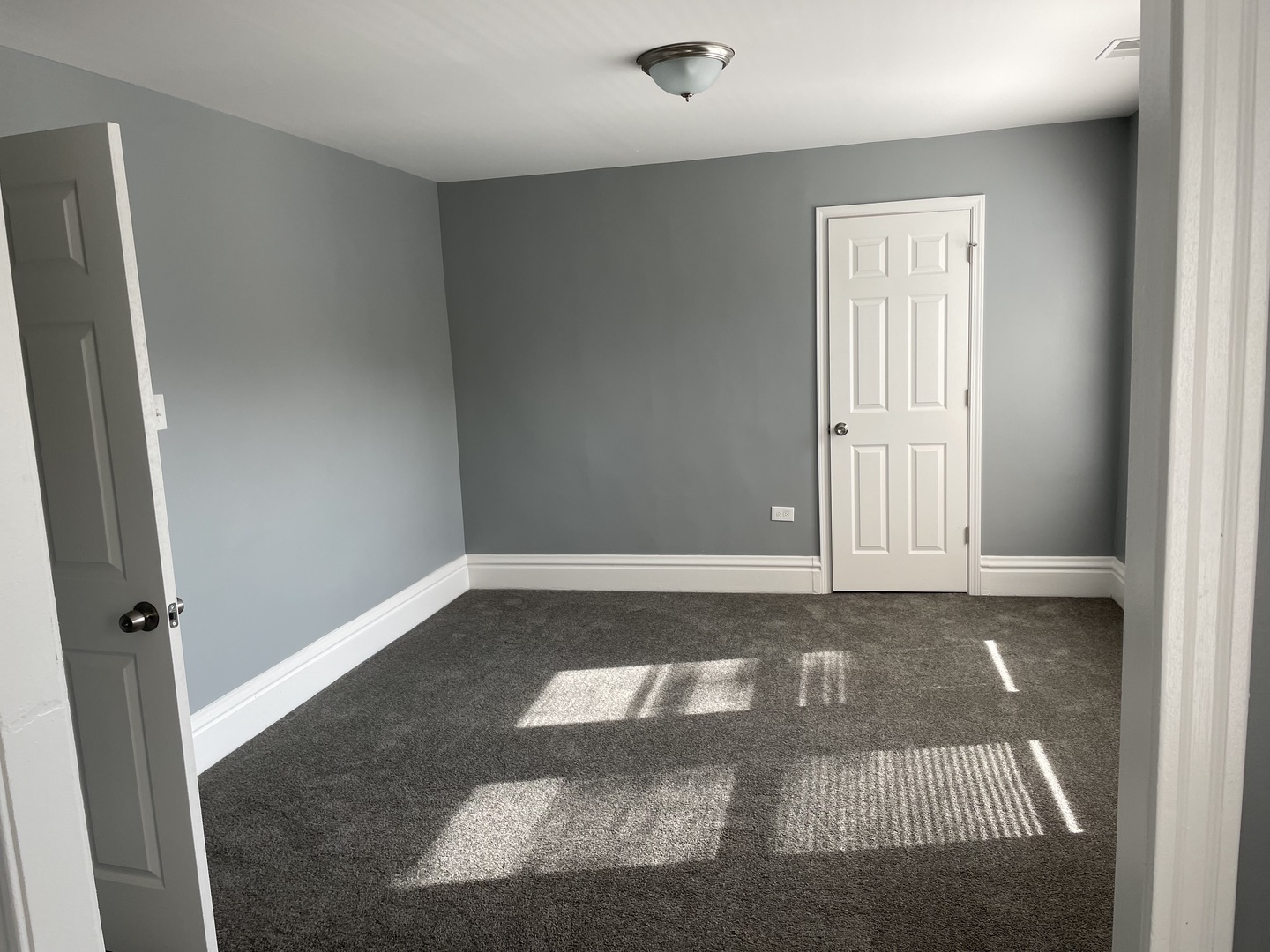12033 South Wallace Street Chicago IL 60628