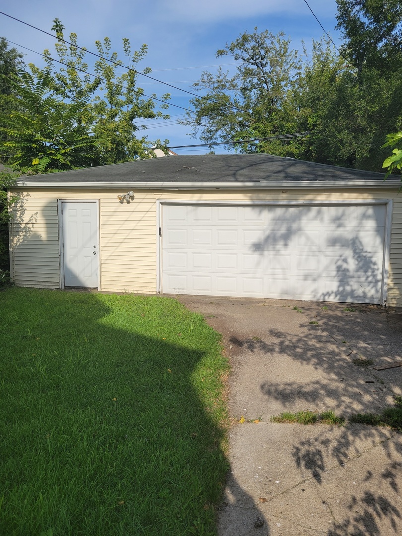 12033 South Wallace Street Chicago IL 60628