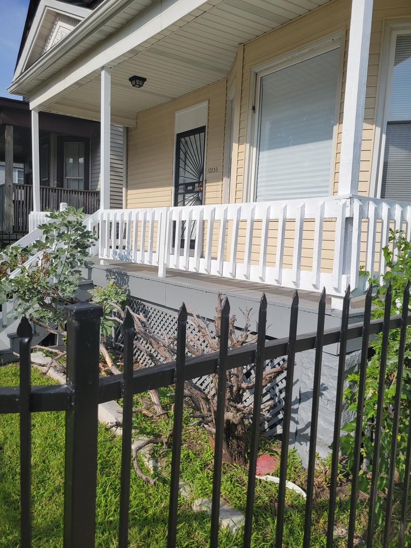 12033 South Wallace Street Chicago IL 60628
