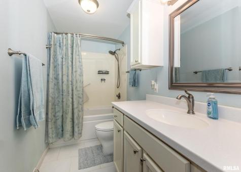 2705 36TH Street Rock Island IL 61201