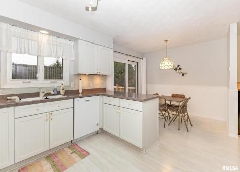 2705 36TH Street Rock Island IL 61201