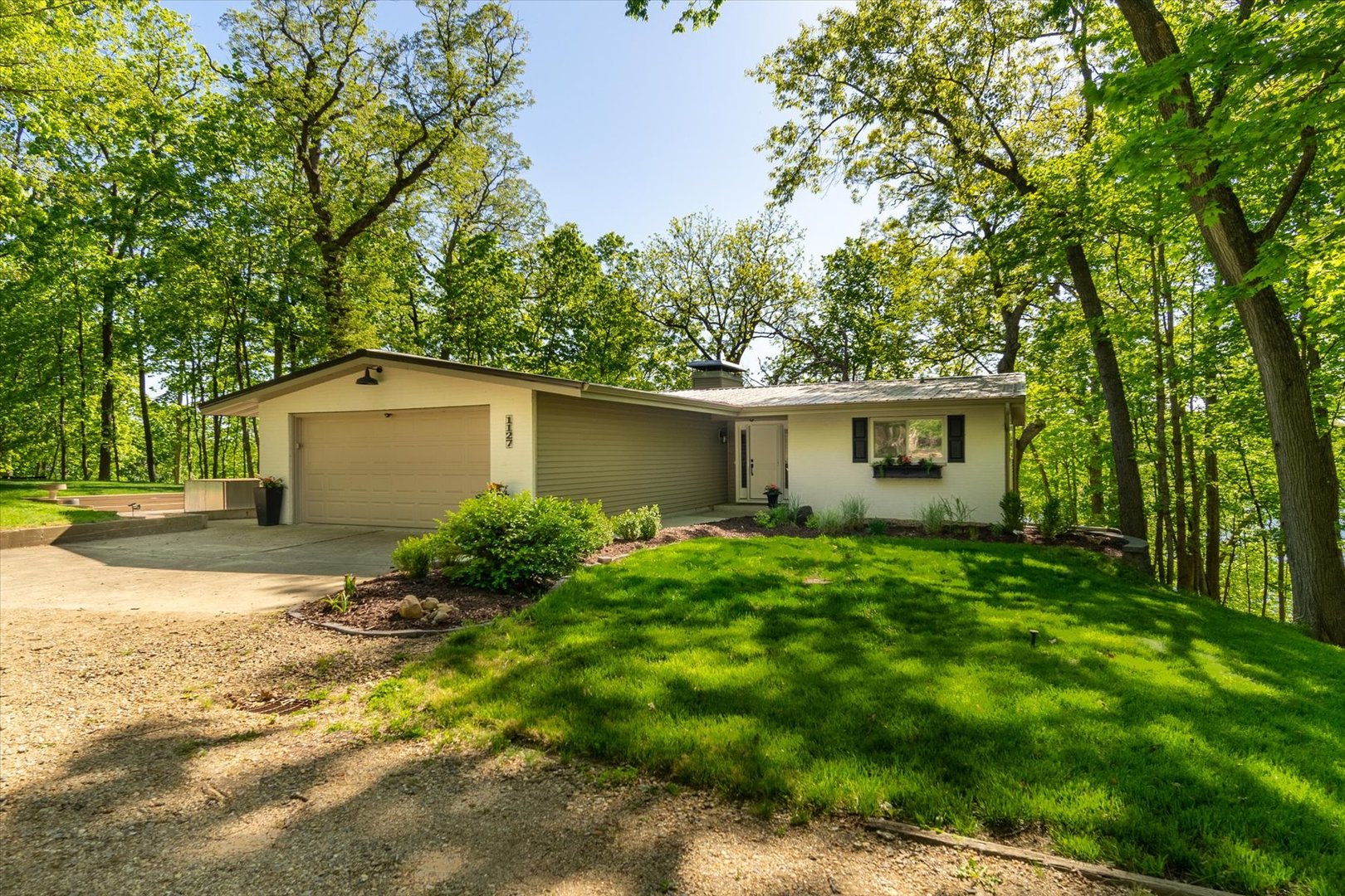 1127 Loganberry Lane Varna IL 61375