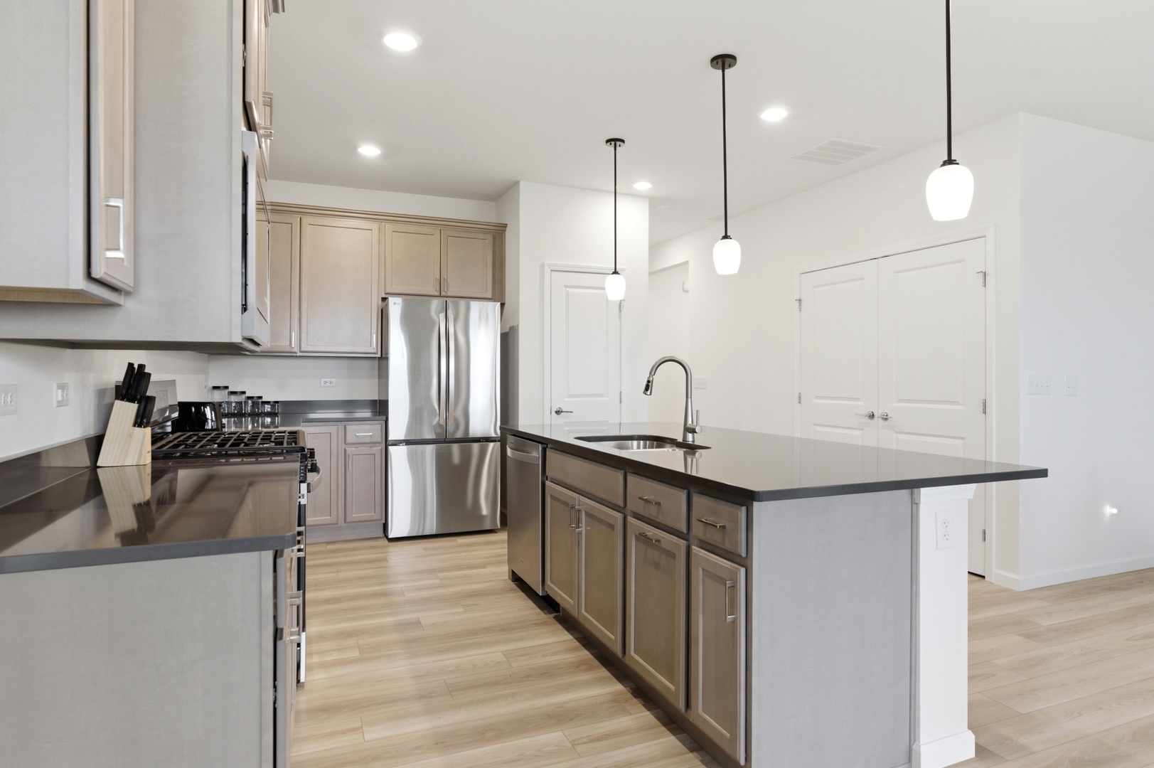 3327 Fulshear Circle Aurora IL 60503