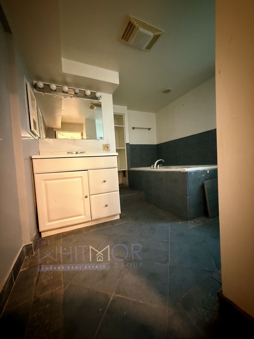 8505 South Vernon Avenue Chicago IL 60619