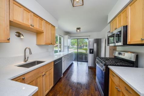 1696 Darwin Court Wheaton IL 60189