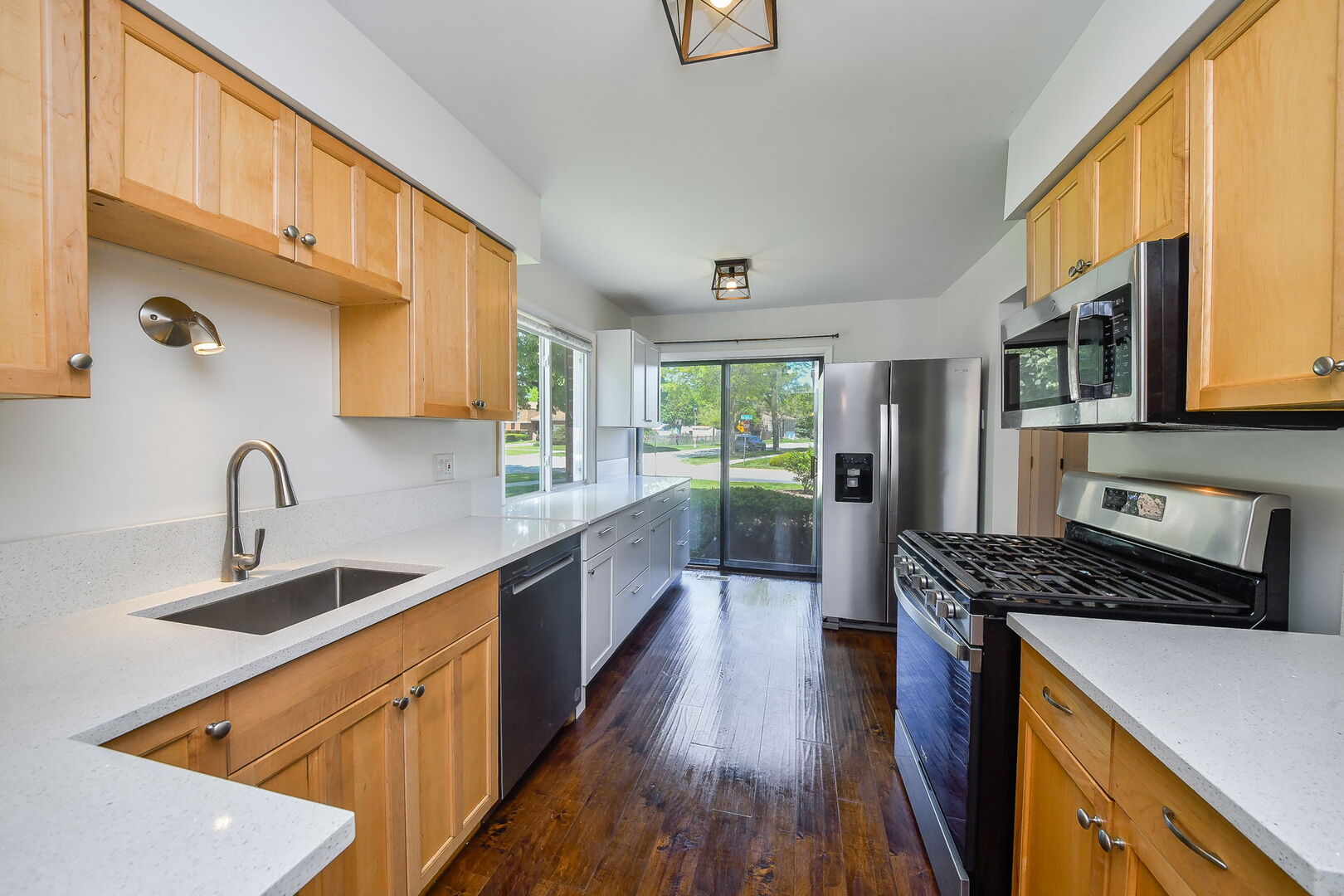 1696 Darwin Court Wheaton IL 60189