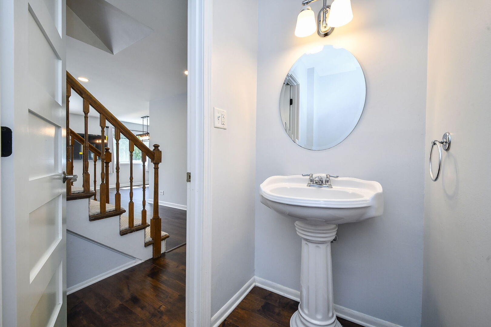 1696 Darwin Court Wheaton IL 60189