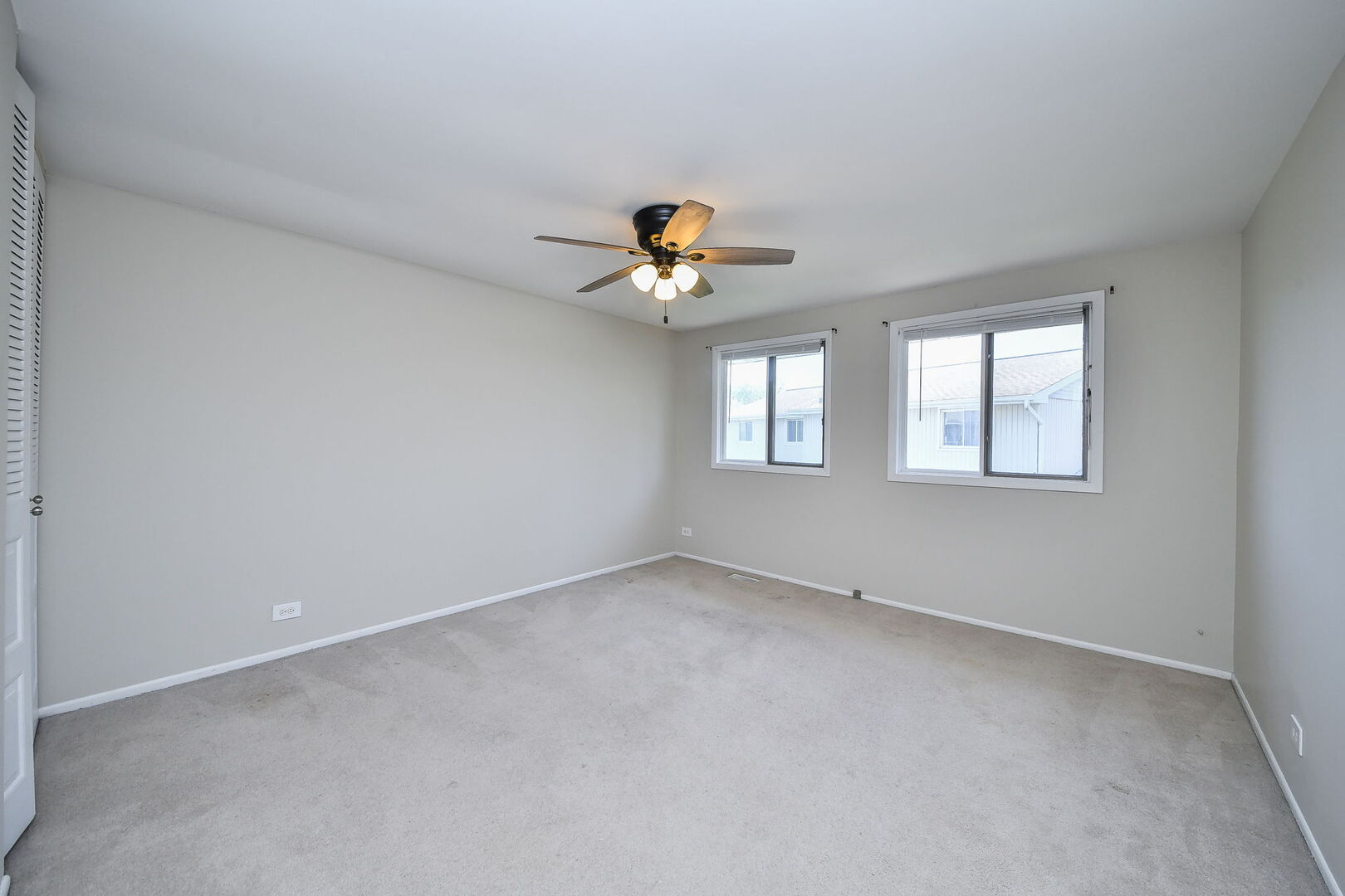 1696 Darwin Court Wheaton IL 60189