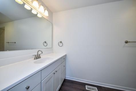 1696 Darwin Court Wheaton IL 60189