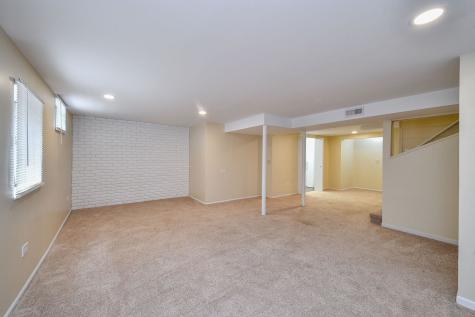 1696 Darwin Court Wheaton IL 60189