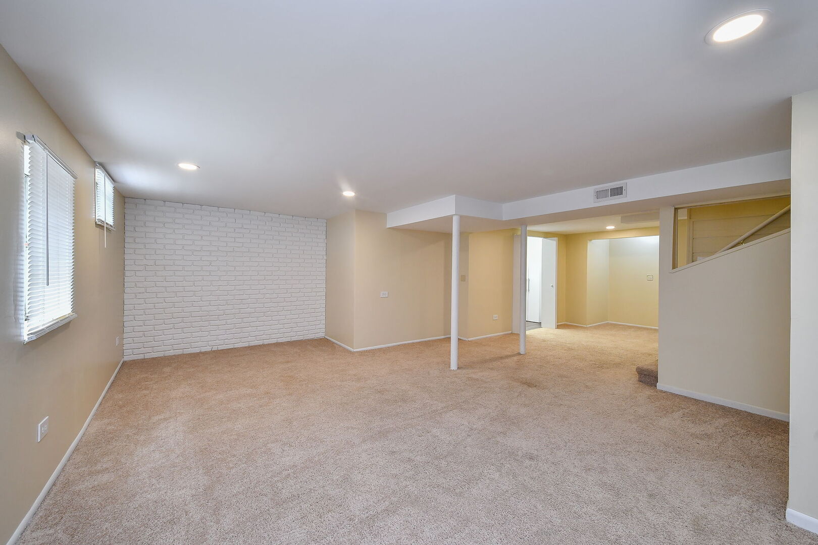 1696 Darwin Court Wheaton IL 60189