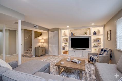 1696 Darwin Court Wheaton IL 60189