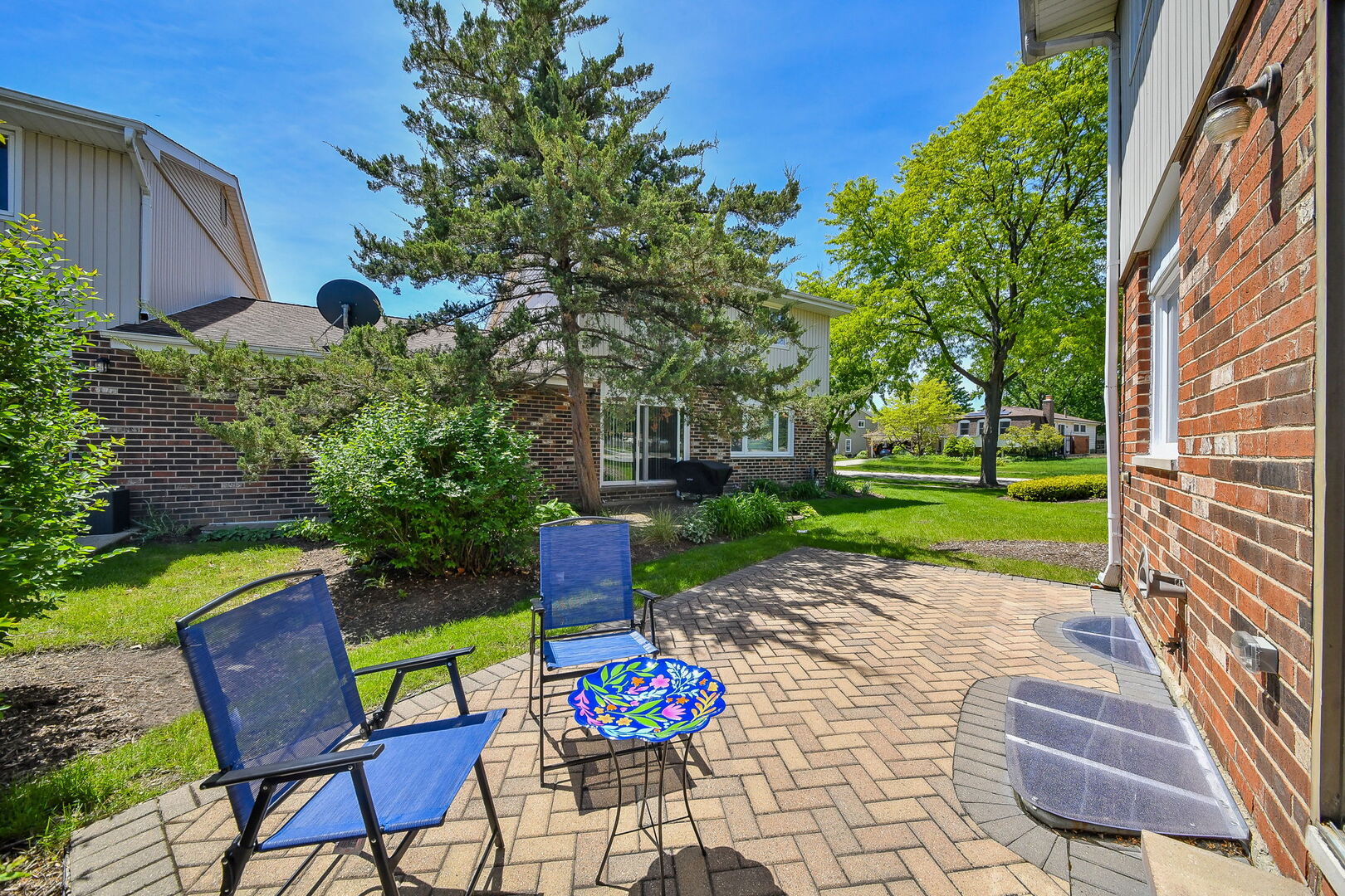 1696 Darwin Court Wheaton IL 60189