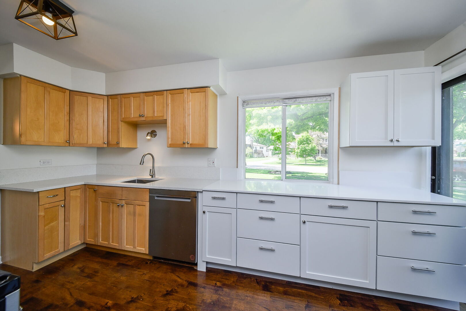 1696 Darwin Court Wheaton IL 60189