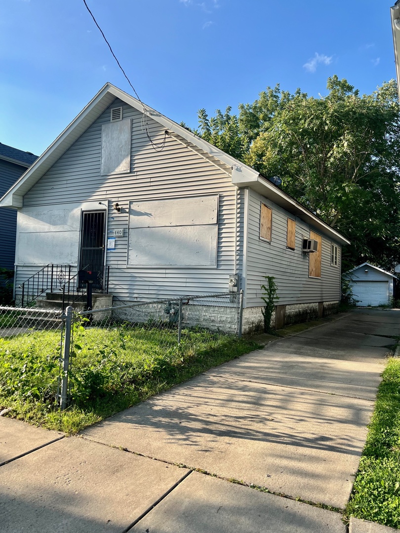 440 Center Avenue Aurora IL 60505