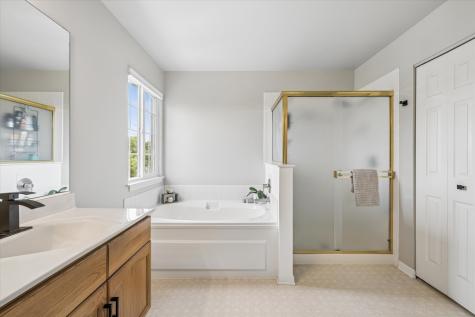 3070 Melbourne Lane Lake In The Hills IL 60156