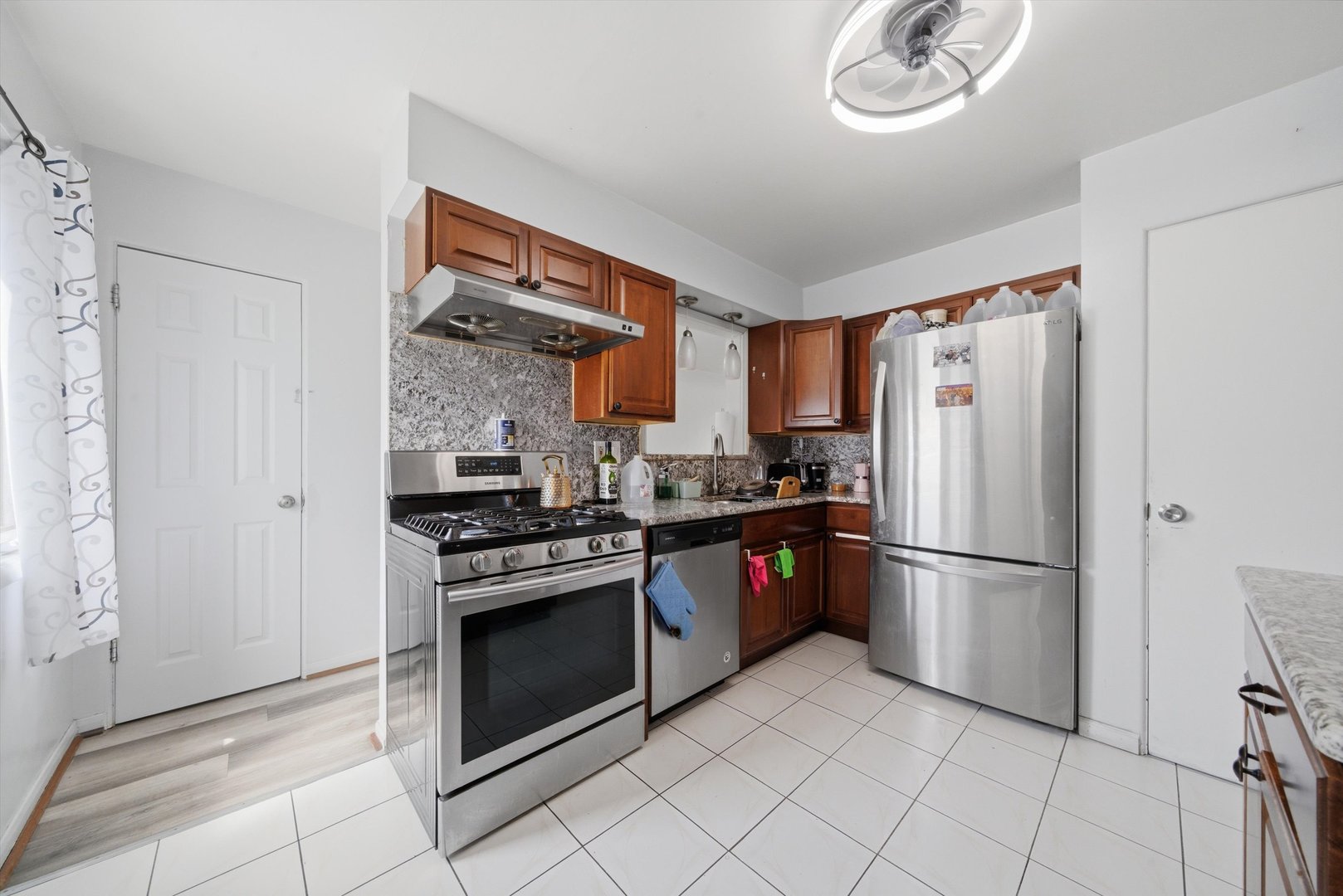 6030 North Winchester Avenue Chicago IL 60660