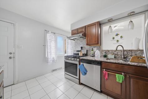 6030 North Winchester Avenue Chicago IL 60660
