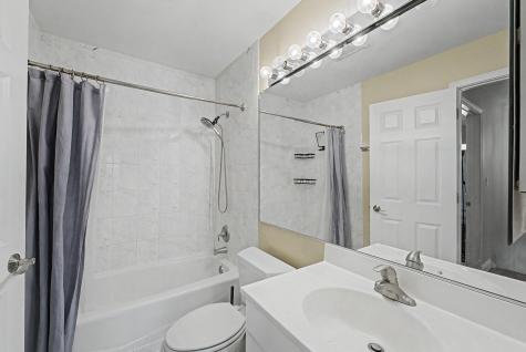 102 Bright Oaks Circle Cary IL 60013