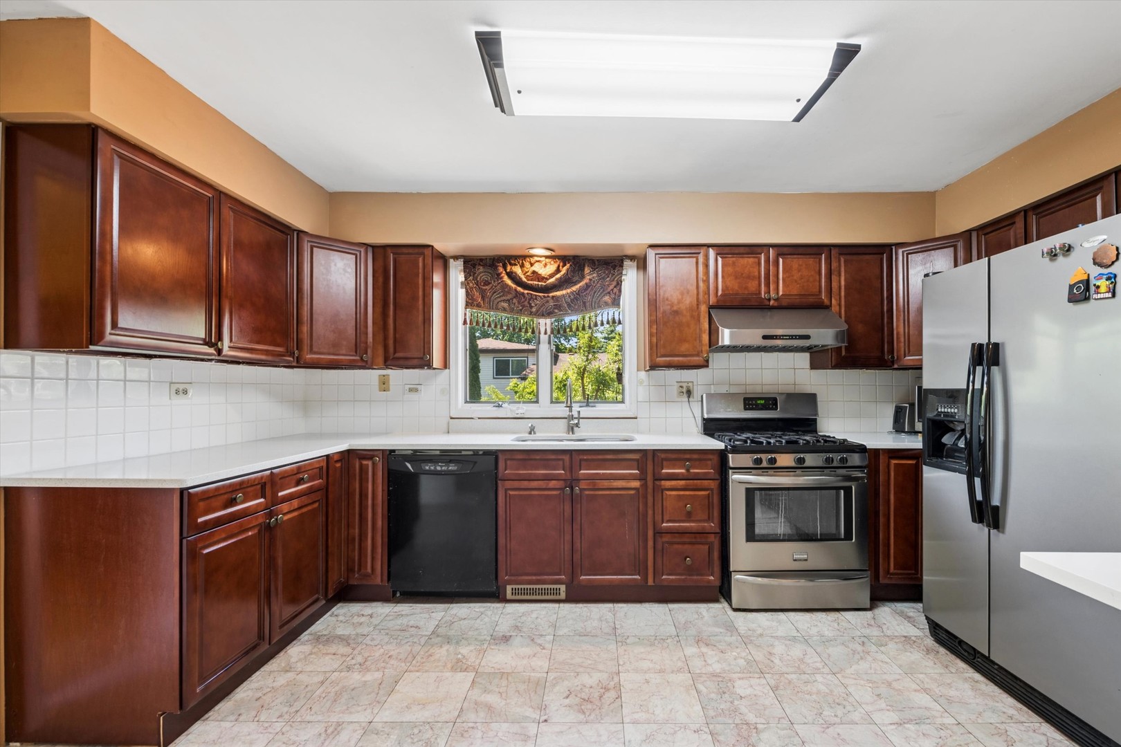 2142 North Summit Street Wheaton IL 60187