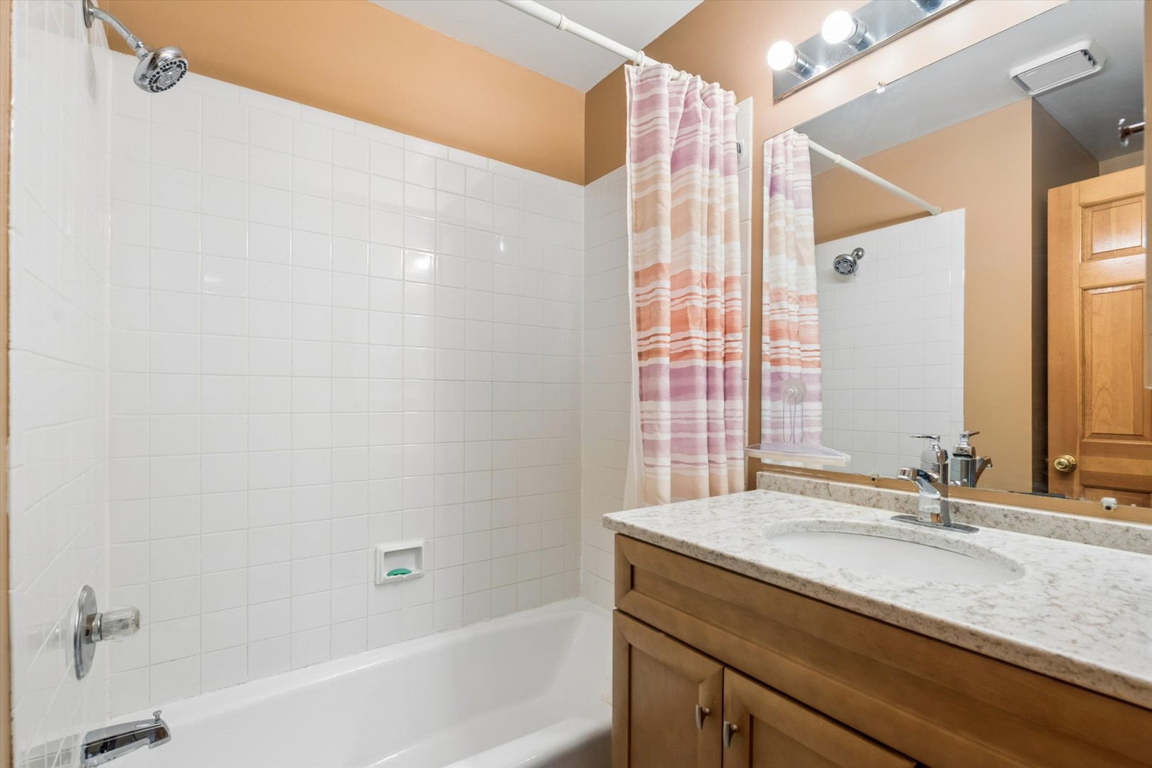 2142 North Summit Street Wheaton IL 60187