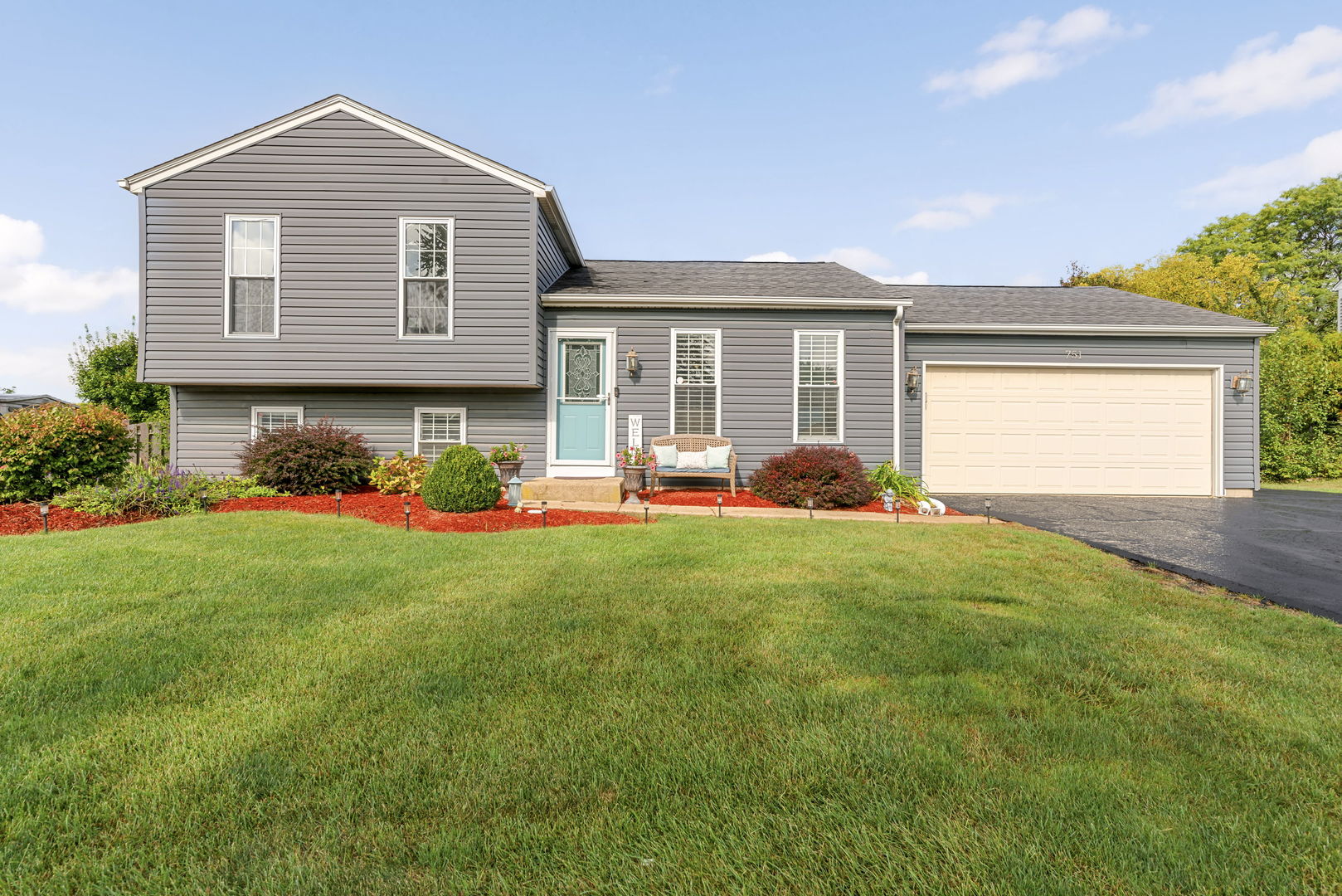 751 Cypress Lane Carol Stream IL 60188